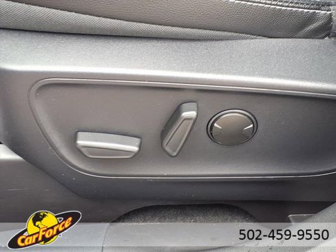 Used 2024 Ford Escape SE w/ PHEV Premium Package image 18