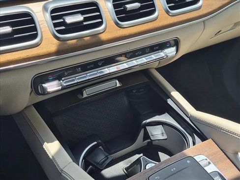 Used 2020 Mercedes-Benz GLS 450 4MATIC image 11