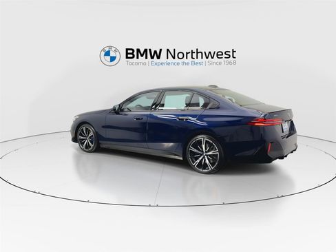 New 2026 BMW 540i xDrive w/ Executive Package image 12