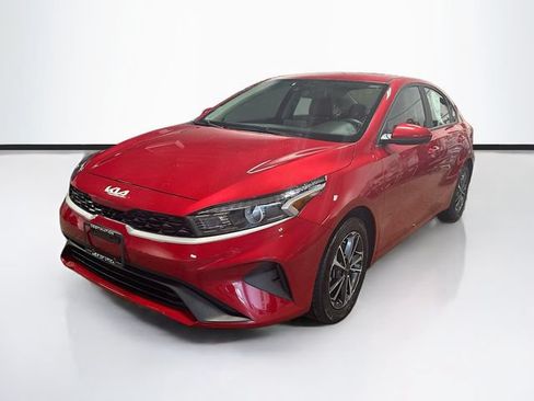 Used 2022 Kia Forte LXS FWD image 3