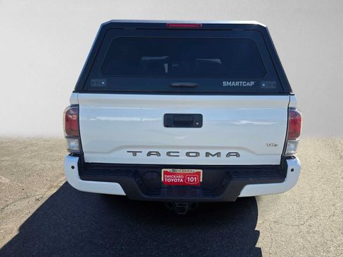 Used 2022 Toyota Tacoma TRD Off-Road w/ Technology Package AWD/4WD image 4