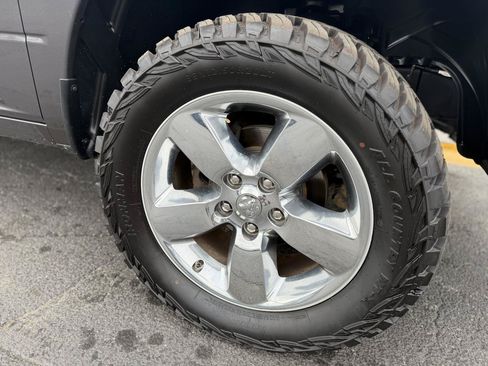 Used 2019 RAM 1500 Classic SLT AWD/4WD image 9