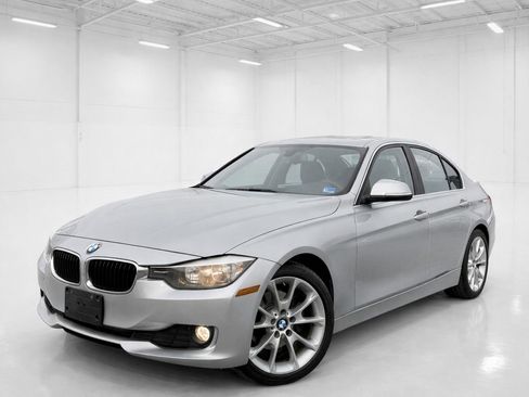 Used 2015 BMW 320i Sedan image 1
