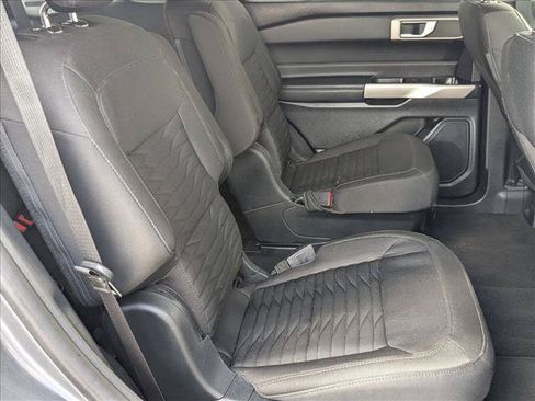 Used 2021 Ford Explorer XLT RWD image 17