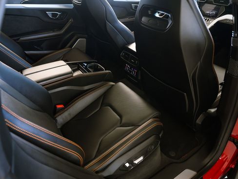 Used 2019 Lamborghini Urus image 31