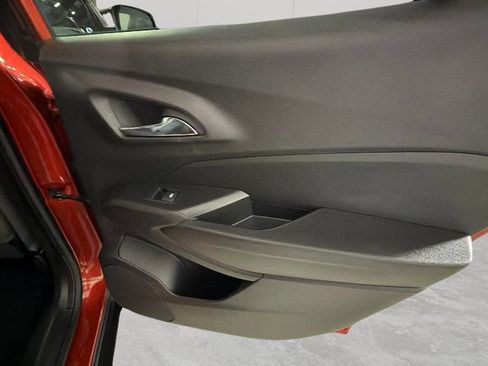 Used 2024 Chevrolet Trax ACTIV w/ Sunroof Package FWD image 32