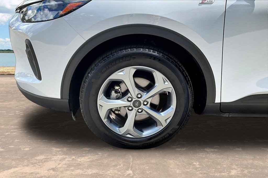 Used 2025 Ford Escape ST-Line FWD image 34