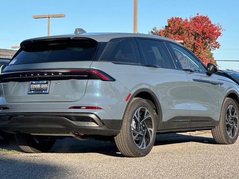 New 2026 Lincoln Nautilus Premier w/ Jet Appearance Package image 5