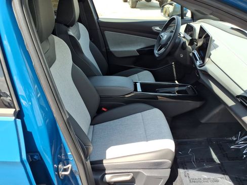 Certified 2025 Volkswagen ID.4 Pro RWD image 10