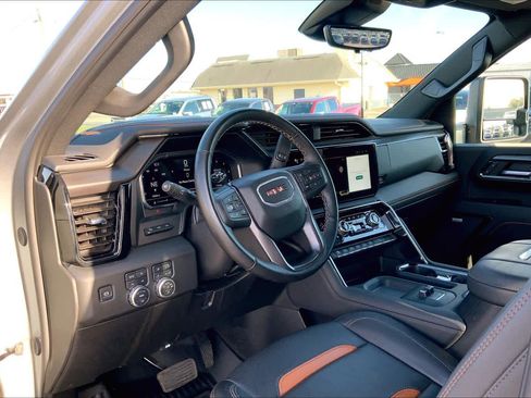 Used 2025 GMC Sierra 2500 AT4 w/ AT4 Premium Plus Package image 17