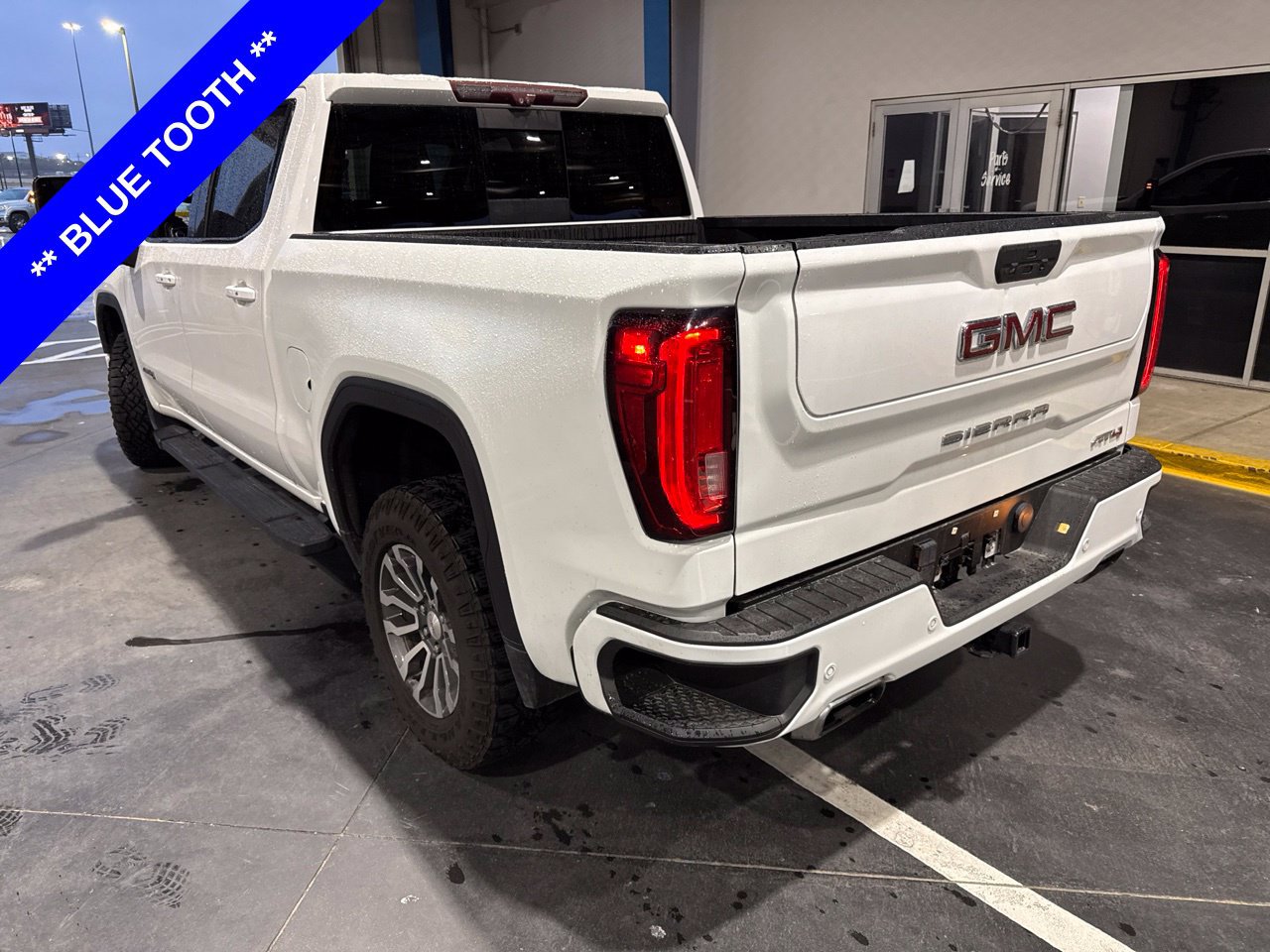 Used 2020 GMC Sierra 1500 AT4 w/ AT4 Premium Package AWD/4WD image 8