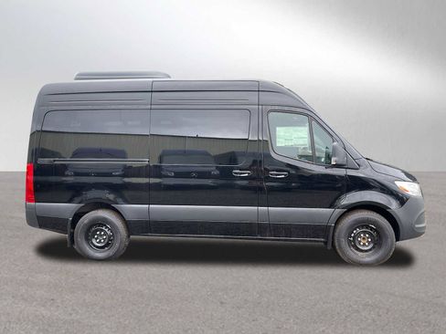 Used 2024 Mercedes-Benz Sprinter 2500 image 8
