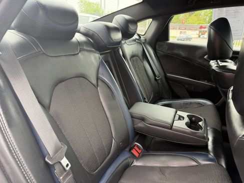 Used 2015 Chrysler 200 S w/ Comfort Group FWD image 18