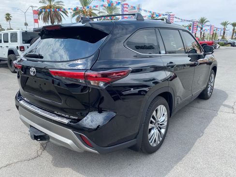 Used 2025 Toyota Highlander Platinum AWD/4WD image 6