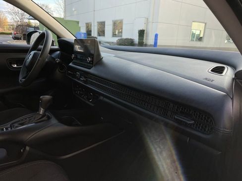 Certified 2023 Honda HR-V LX image 32