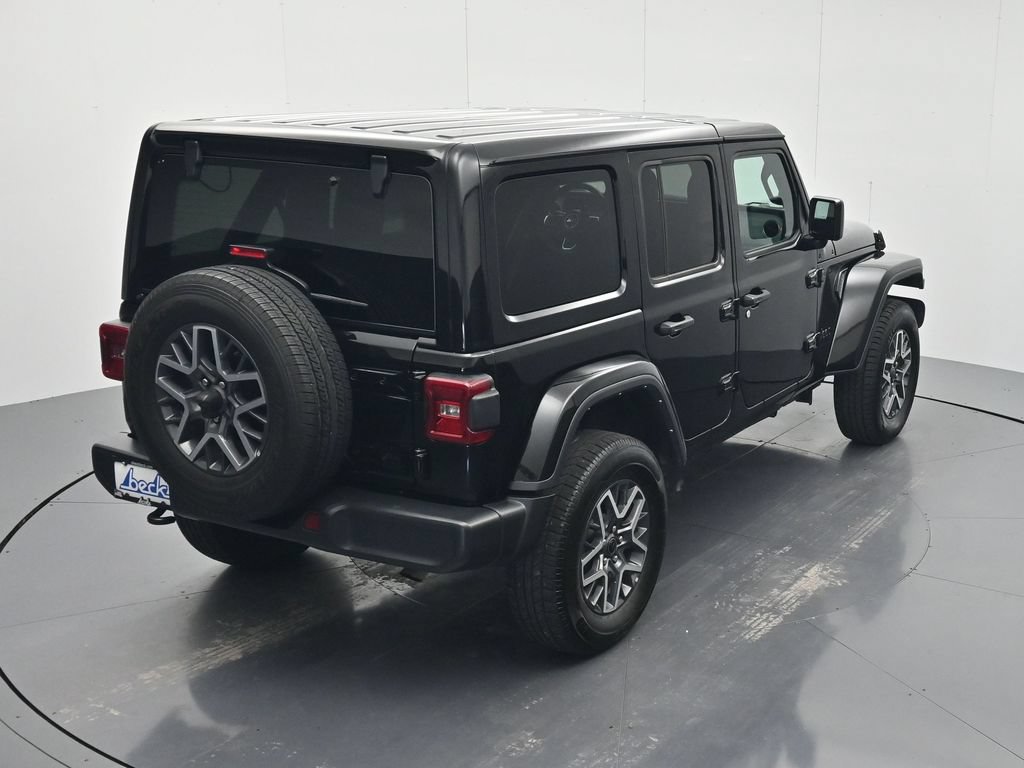 Used 2025 Jeep Wrangler Unlimited Sahara AWD/4WD image 32