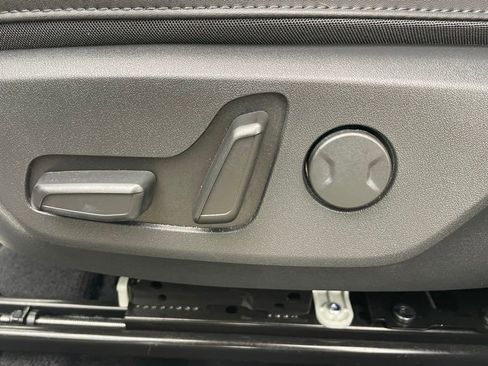 Certified 2024 Kia Niro EX Touring FWD image 24