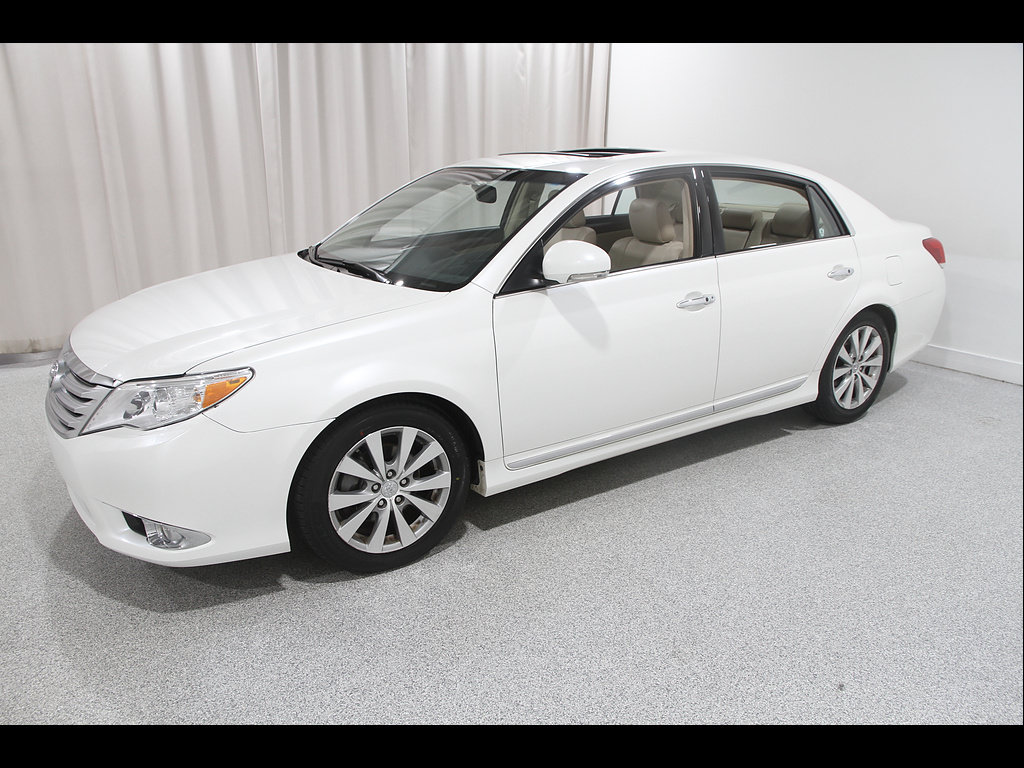Used 2011 Toyota Avalon Limited FWD image 3