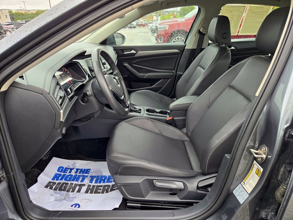 Used 2020 Volkswagen Jetta SE w/ SE Cold Weather Package FWD image 14