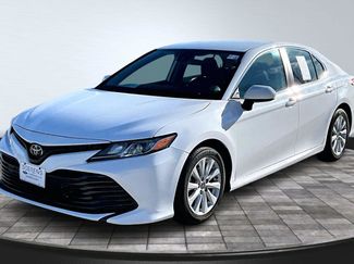 Used 2020 Toyota Camry LE video 2