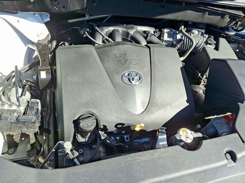 Used 2018 Toyota Highlander Limited Platinum image 28