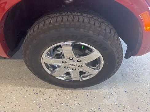 Used 2024 Ford Ranger Lariat w/ Trailer Tow Package image 3