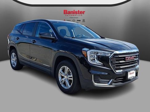Used 2024 GMC Terrain SLE AWD/4WD image 3