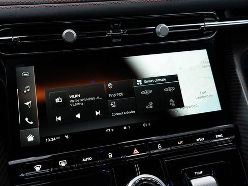 Used 2025 Aston Martin DB12 Coupe image 32