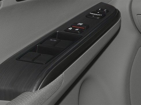 Used 2013 Toyota Camry XLE w/ Leather Pkg FWD image 19
