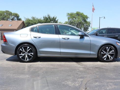 Used 2019 Volvo S60 T5 Momentum w/ Multimedia Package FWD image 6