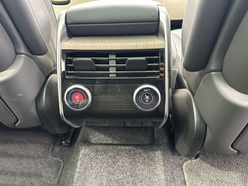 Used 2023 Land Rover Range Rover SE image 15
