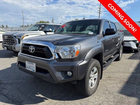Used 2015 Toyota Tacoma PreRunner w/ TRD Off-Road Package RWD image 2