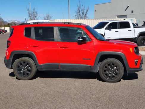 Used 2022 Jeep Renegade Altitude image 4