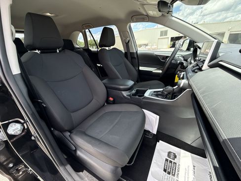 Certified 2025 Toyota RAV4 LE FWD image 25