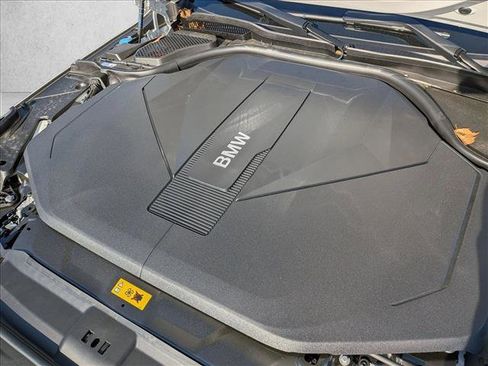 Used 2025 BMW i5 eDrive40i w/ Premium Package image 21