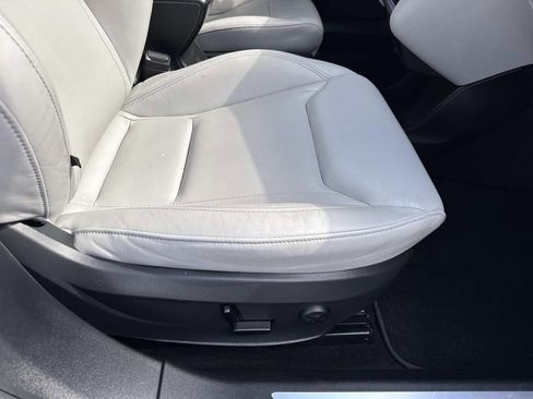 Used 2016 Tesla Model S 70D image 12