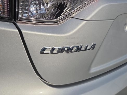 Certified 2025 Toyota Corolla LE FWD image 5