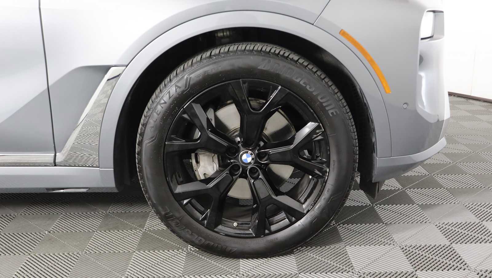Used 2026 BMW X7 xDrive40i w/ Premium Package AWD/4WD image 7