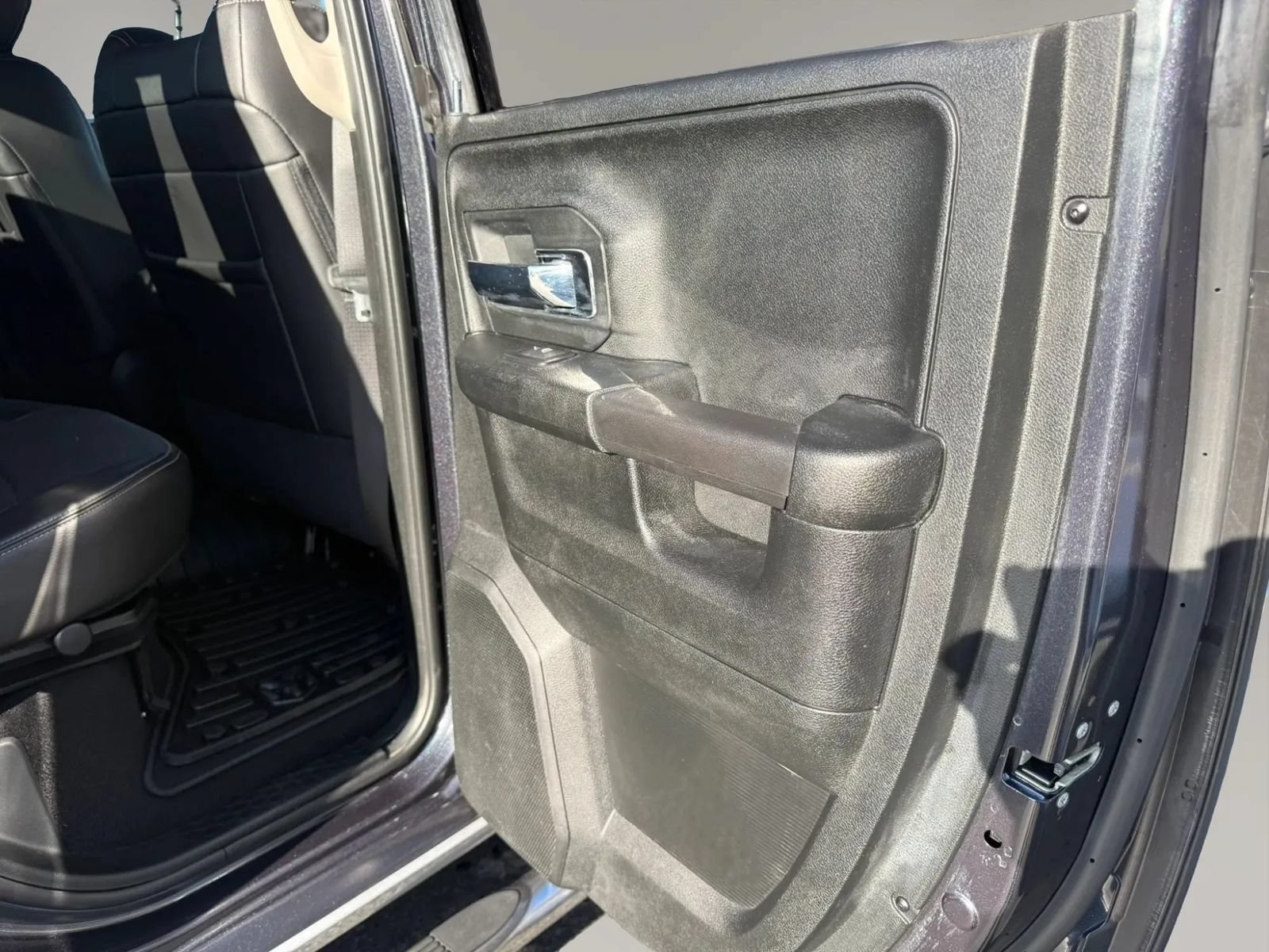 Used 2016 RAM 1500 Laramie w/ Convenience Group AWD/4WD image 47