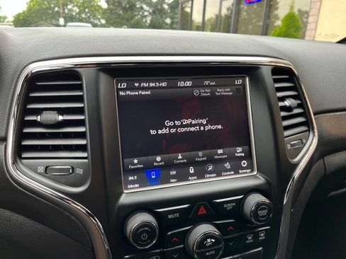 Used 2018 Jeep Grand Cherokee Altitude image 30