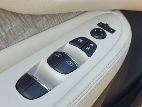 Used 2024 Nissan Murano SL image 18