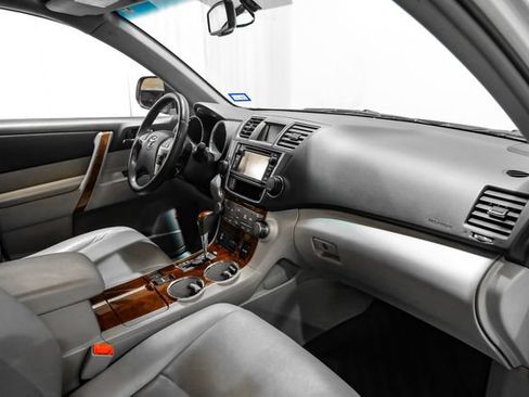 Used 2013 Toyota Highlander Limited FWD image 15