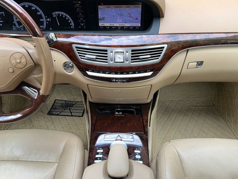 Used 2011 Mercedes-Benz S 550 4MATIC image 21