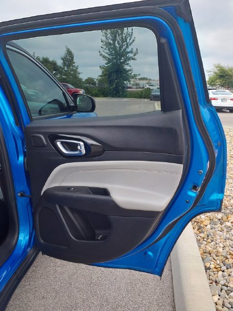 Used 2022 Jeep Compass Limited w/ Sun and Sound Group AWD/4WD image 21