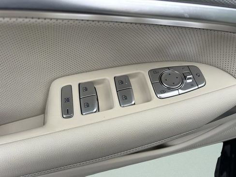 Used 2026 Genesis G70 2.5T Prestige RWD image 22