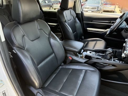 Used 2025 Kia Telluride S AWD/4WD image 27