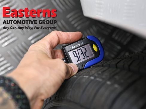 Used 2022 Dodge Challenger SXT image 24