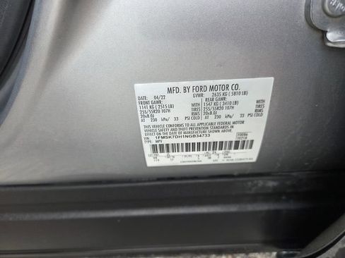 Used 2022 Ford Explorer XLT w/ Equipment Group 202A RWD image 17