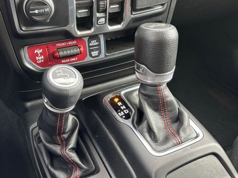 Used 2023 Jeep Wrangler Unlimited Rubicon image 21