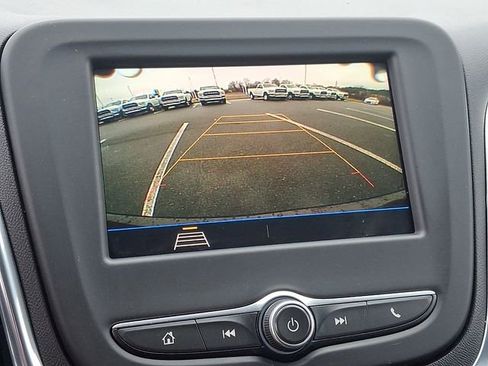 Used 2020 Chevrolet Equinox LT image 17